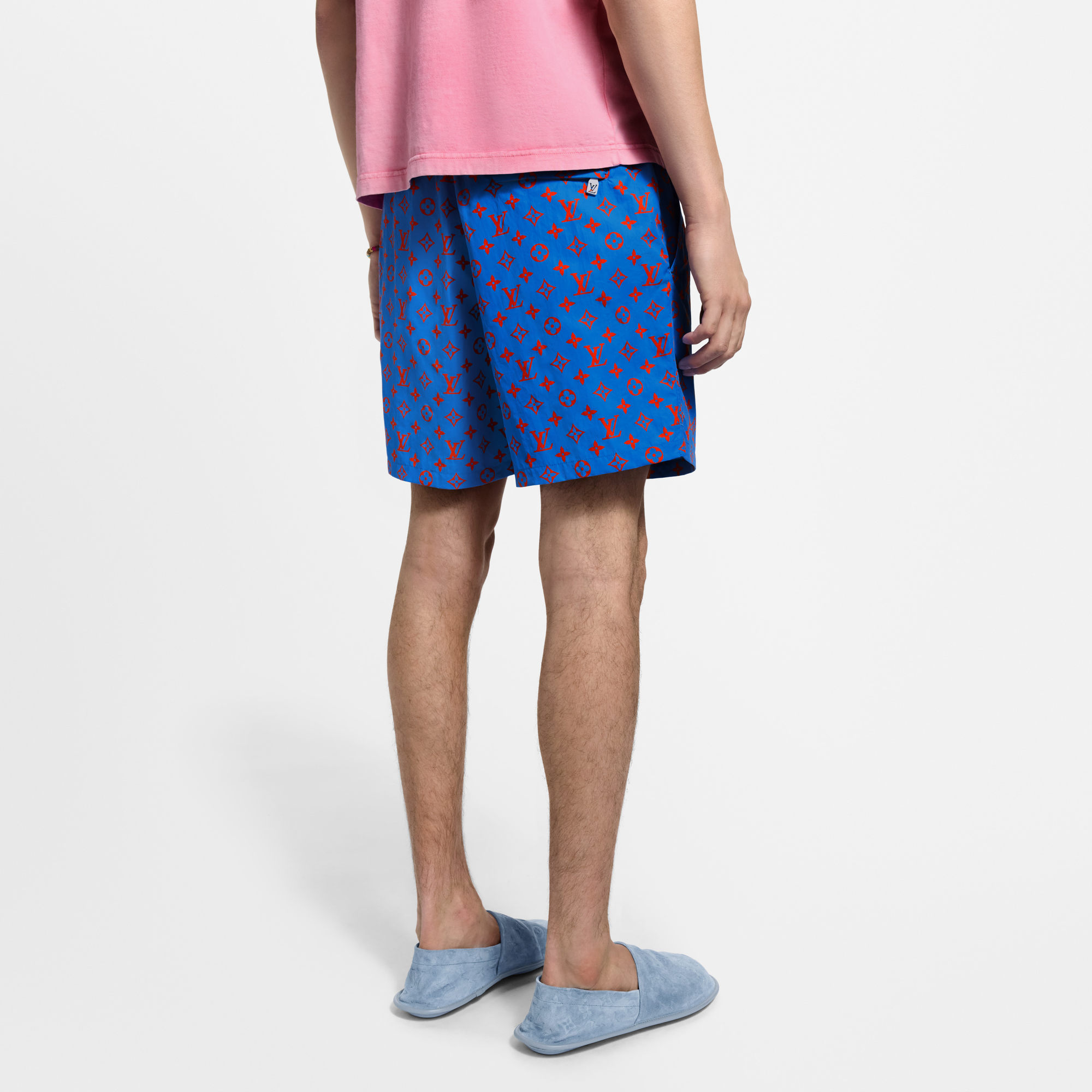 กางเกงว่ายน้ำขาสั้นลาย Monogram  in ผู้ชาย's เสื้อผ้า ชุดว่ายน้ำสำหรับผู้ชาย collections by Louis Vuitton (การย่อ/ขยายผลิตภัณฑ์)